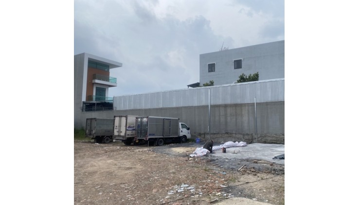 Bán Gấp Bãi Xe 1688m2 có 66,8 tỷ Thạnh Lộc Quận 12 TP. Hồ Chí Minh